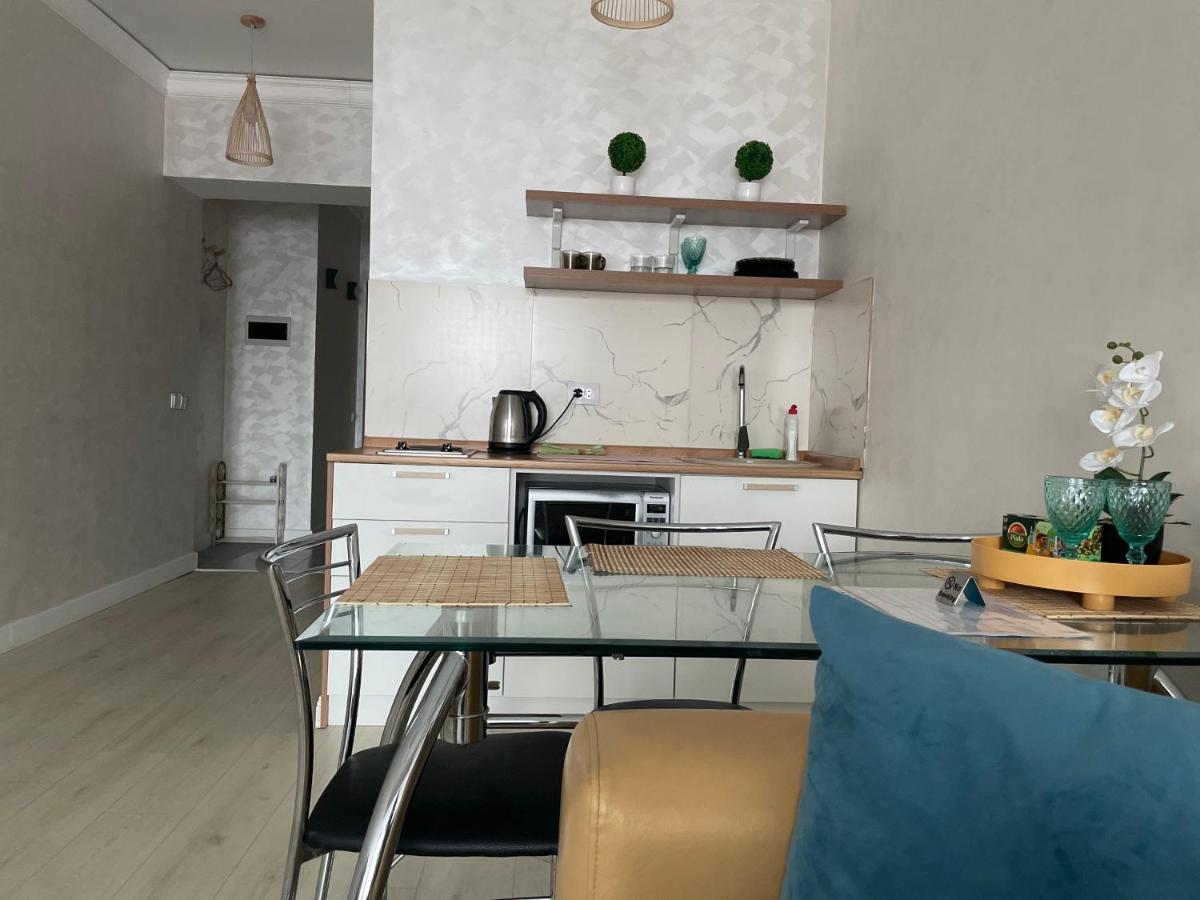 Арбат Apartment Almaty Ngoại thất bức ảnh