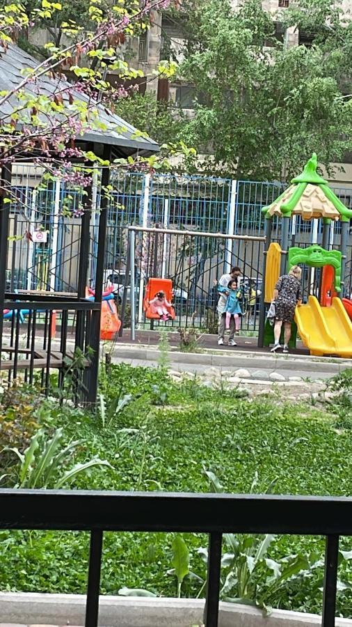 Арбат Apartment Almaty Ngoại thất bức ảnh